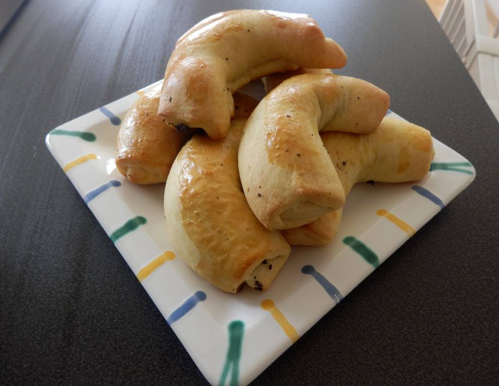 Mohnkipferl aus kaltem Germteig Mohnkipferl aus kaltem Germteig