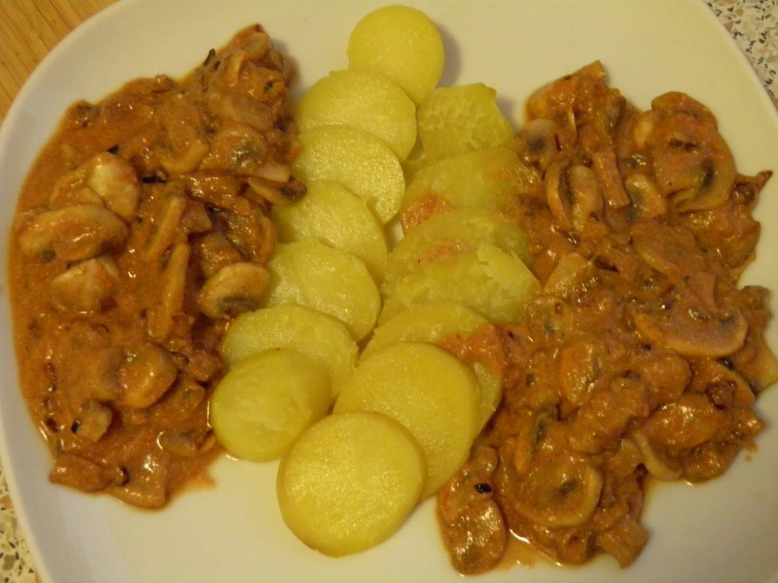 Tomaten-Champignon Sauce Rezept - ichkoche.ch