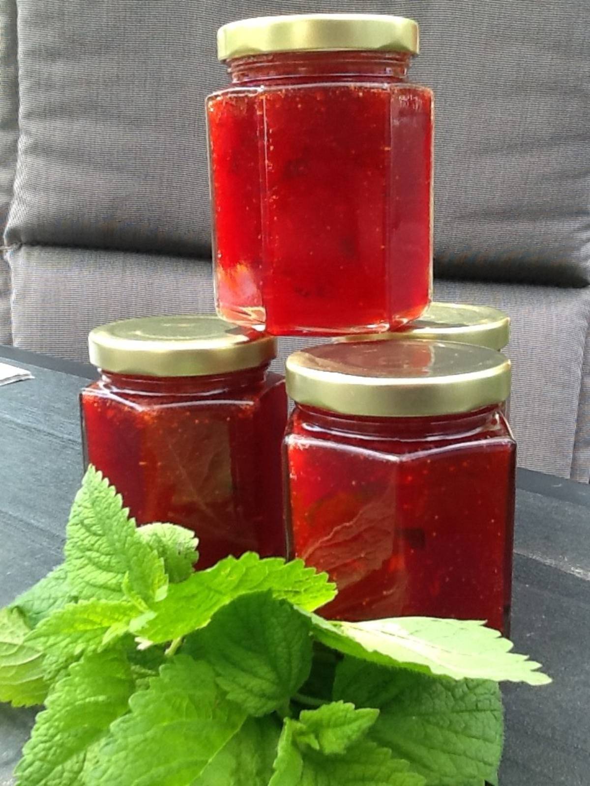 Erdbeermarmelade mit Ingwer und Minze Rezept - ichkoche.ch