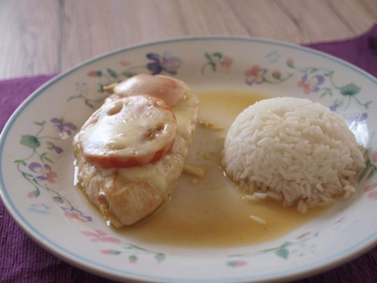 Hühnerschnitzel mit Tomaten und Käse