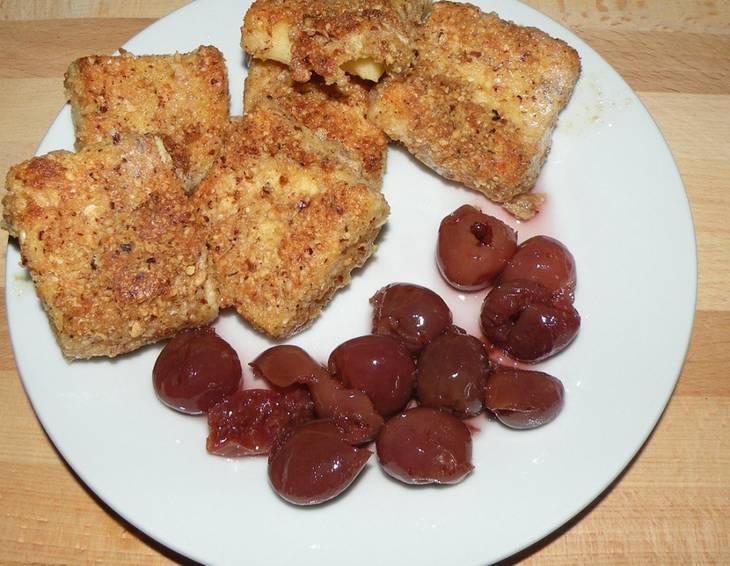 Polentaschnitten mit Kirschkompott Polentaschnitten mit Kirschkompott