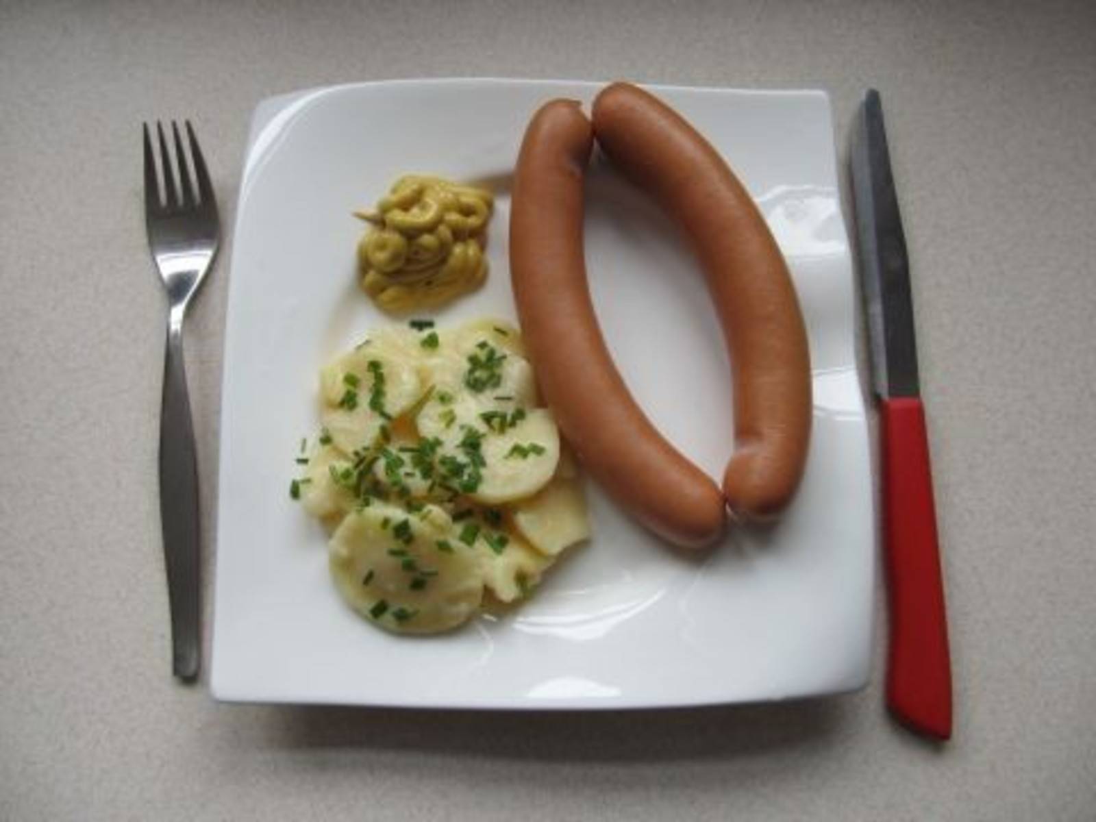 Kartoffelsalat mit Frankfurter Würstchen