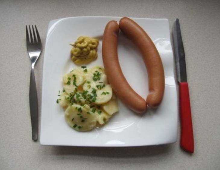 Kartoffelsalat mit Frankfurter Würstchen Kartoffelsalat mit Frankfurter Würstchen