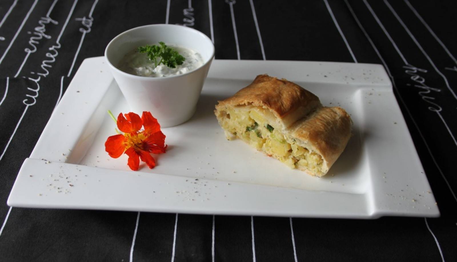 Erdäpfel-Lauch-Strudel