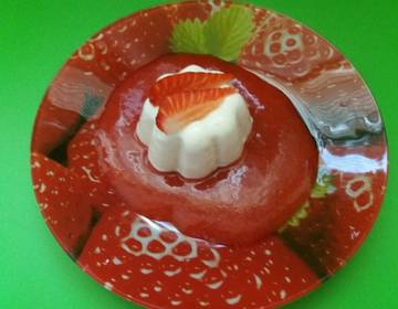 Joghurtpudding mit Erdbeeren Joghurtpudding mit Erdbeeren