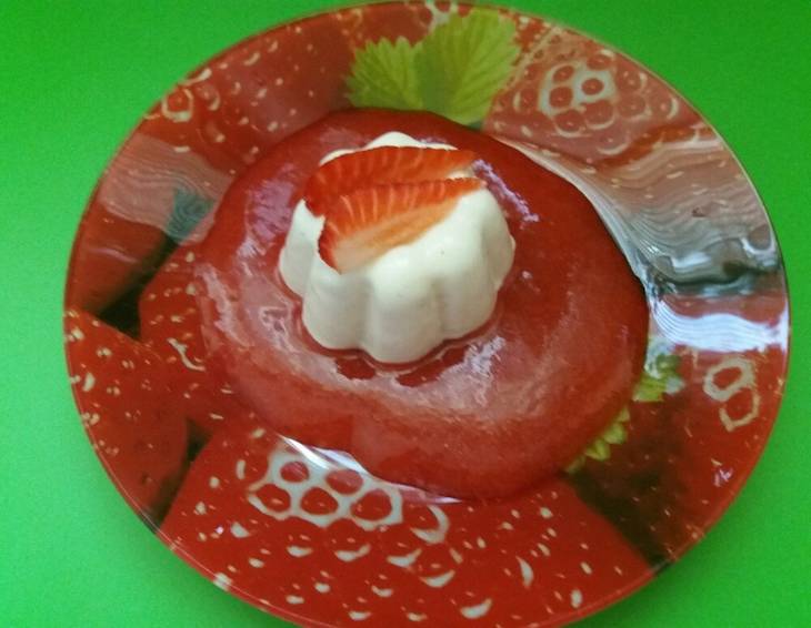 Joghurtpudding mit Erdbeeren Joghurtpudding mit Erdbeeren