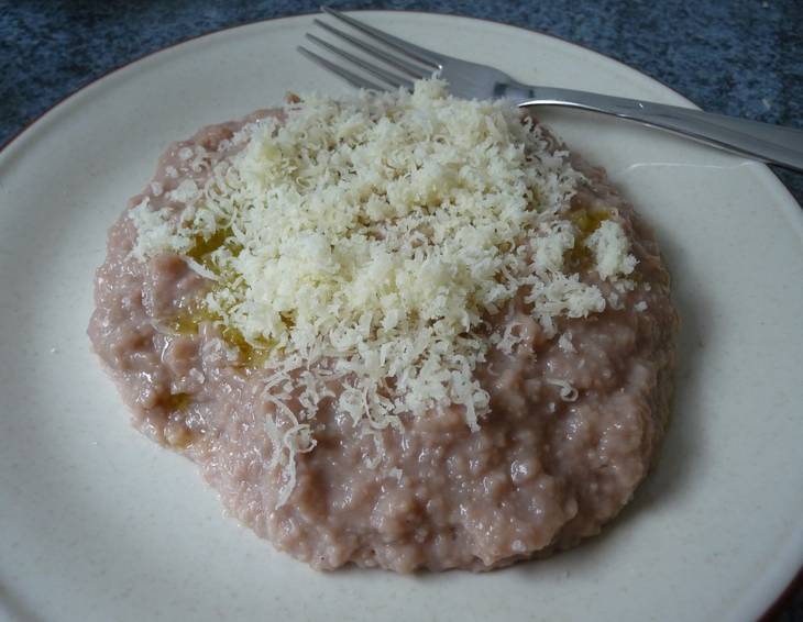 Polenta di neccio - Polenta aus Kastanienmehl Polenta di neccio - Polenta aus Kastanienmehl