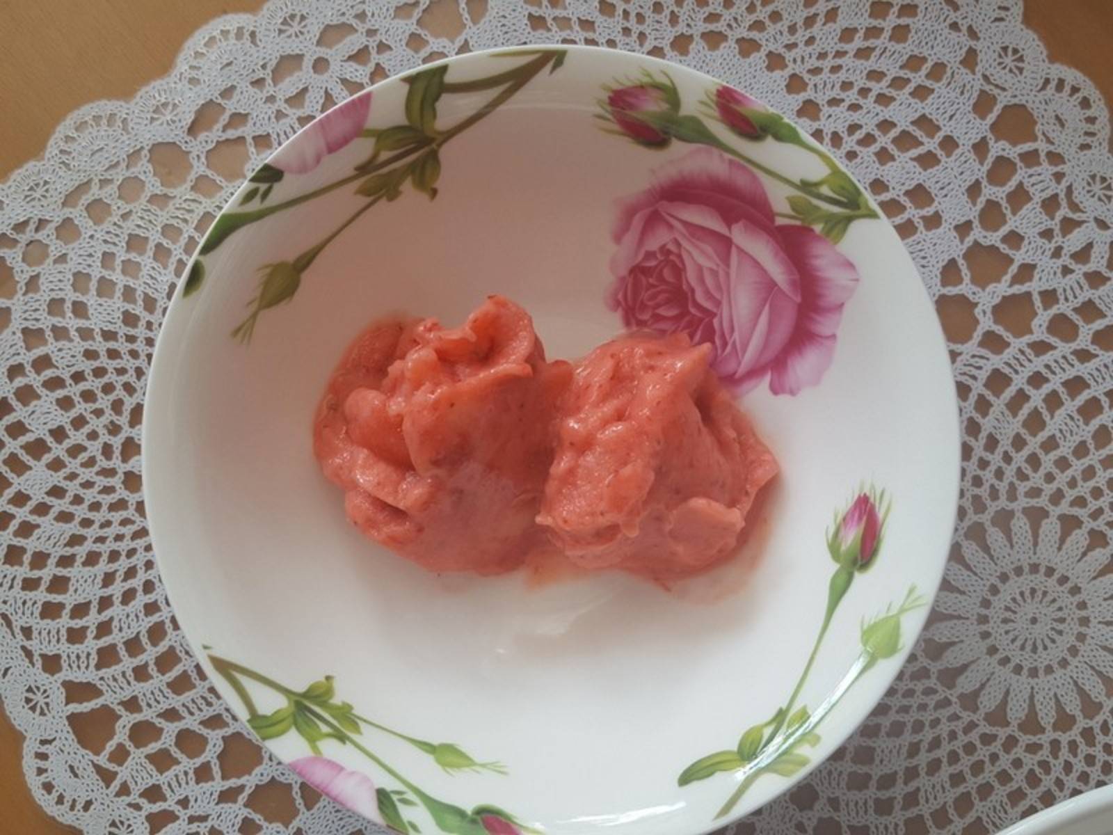 Schnelles Erdbeereis mit Milch Rezept - ichkoche.at Schnelles Erdbeereis mit Milch Rezept - ichkoche.at