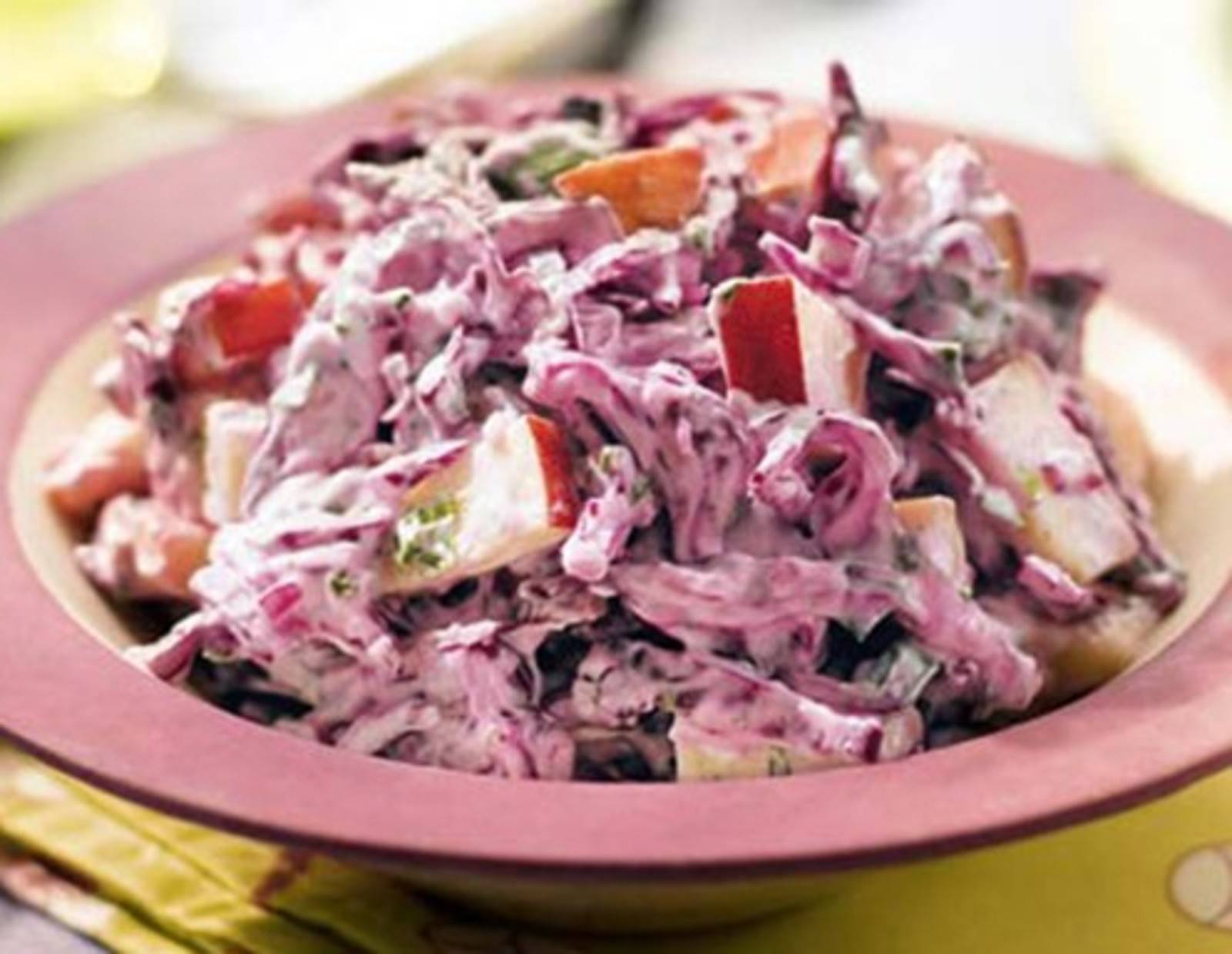 Rotkrautsalat mit Apfel Rezept