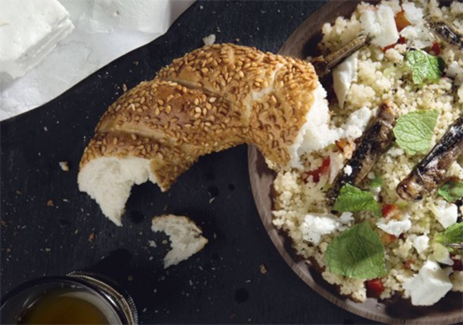Heuschrecken mit Couscous