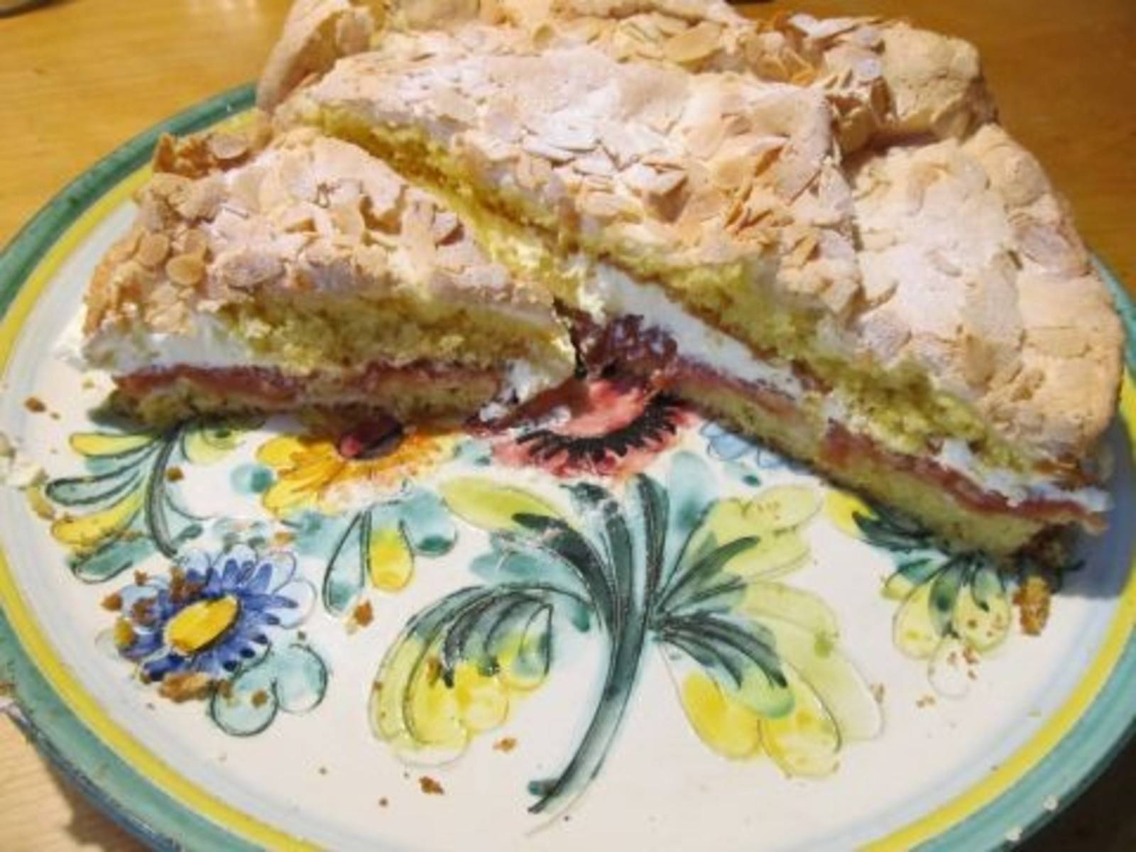 Rhabarbertorte mit Baiserhaube Rezept - ichkoche.de Rhabarbertorte mit Baiserhaube Rezept - ichkoche.de