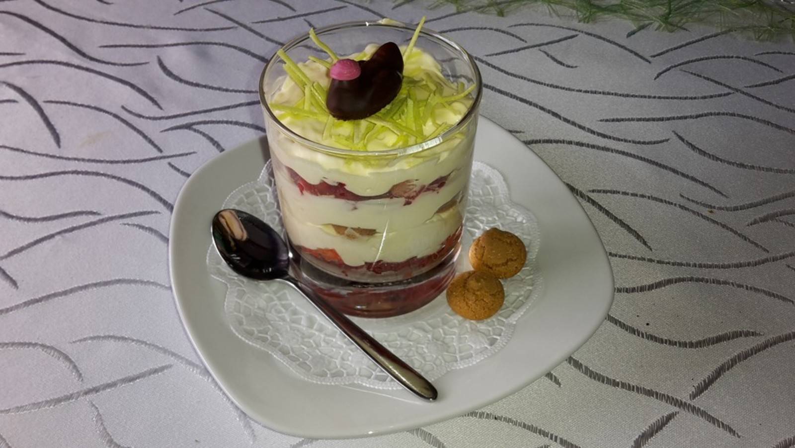 Erdbeertiramisu im Glas