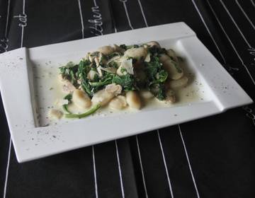 Champignongnocchi mit Spinat und Parmesan Champignongnocchi mit Spinat und Parmesan
