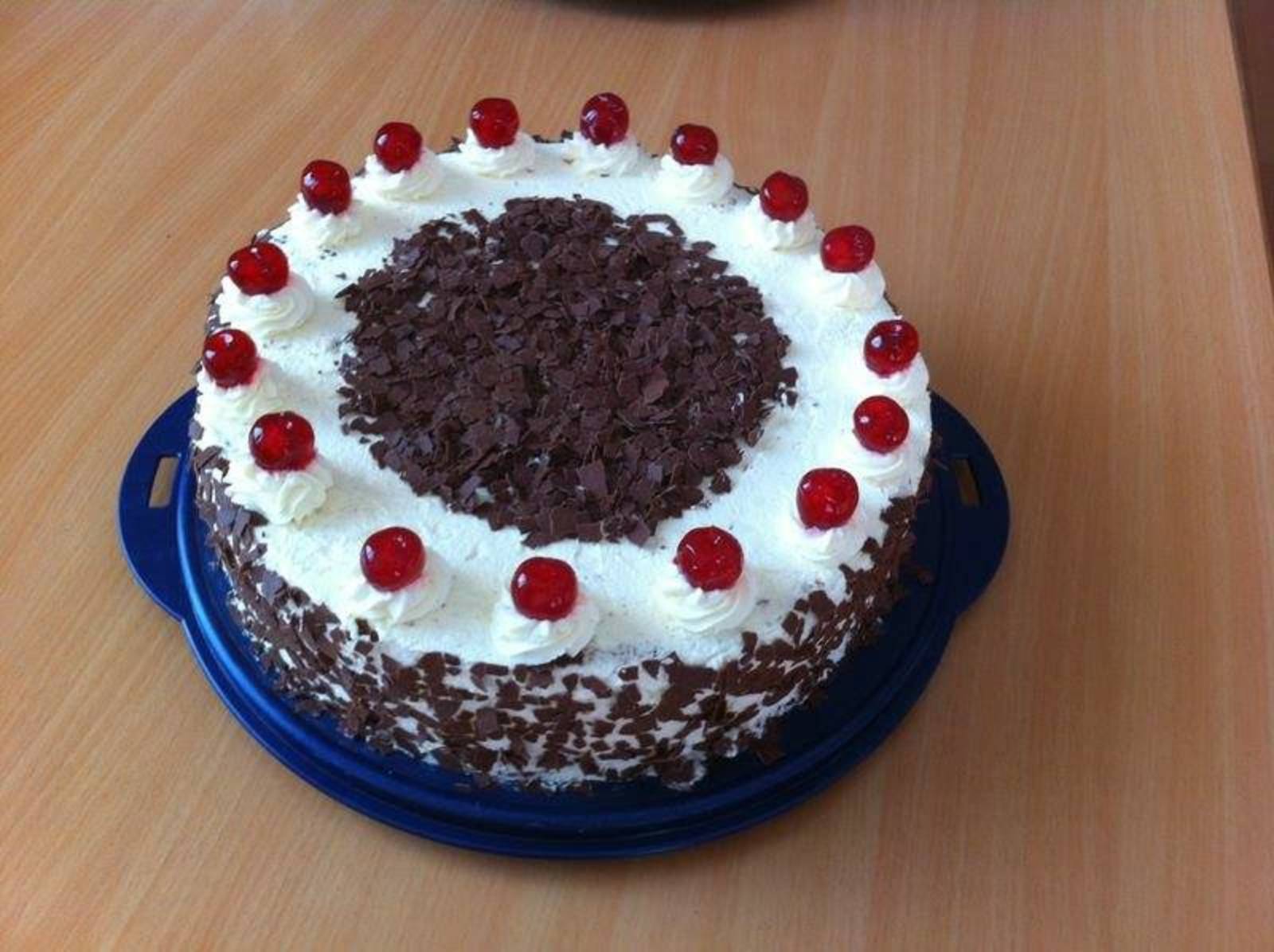 Schwarzwälder Kirschtorte Rezept - ichkoche.ch Schwarzwälder Kirschtorte Rezept - ichkoche.ch