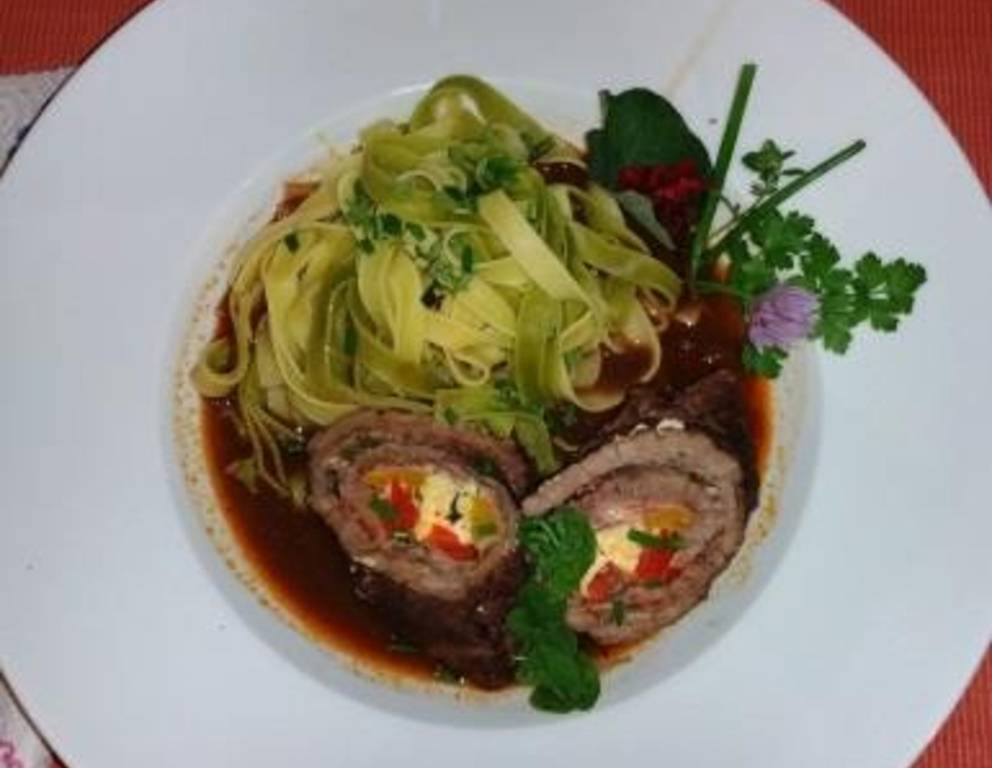 Rindsrouladen auf mediterrane Art Rindsrouladen auf mediterrane Art