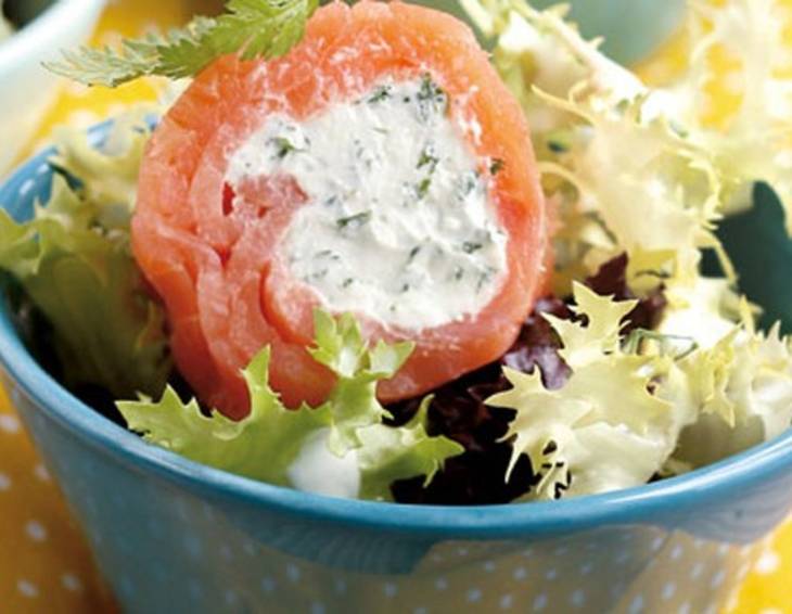 Lachsröllchen mit Dille-Kren-Fülle Lachsröllchen mit Dille-Kren-Fülle