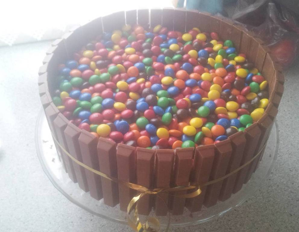 Kitkat-Smarties-Torte Kitkat-Smarties-Torte