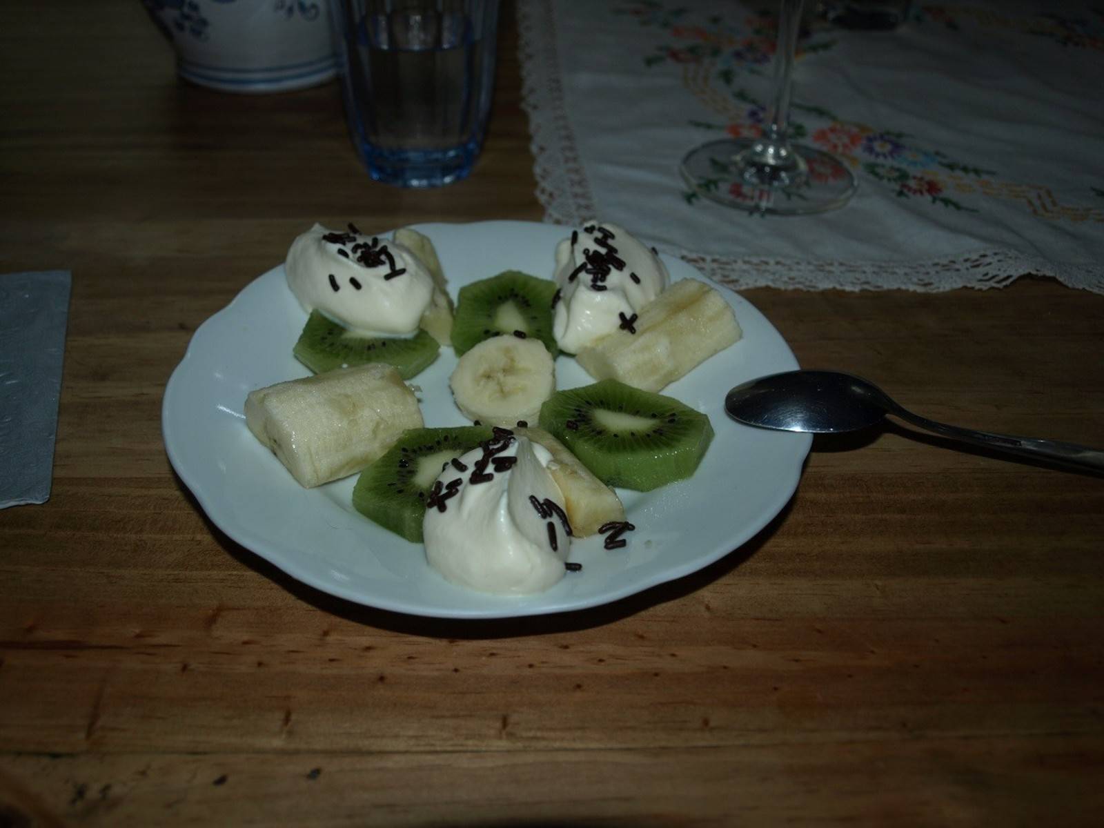 Kiwi-Bananen-Dessert mit Eierlikörcreme