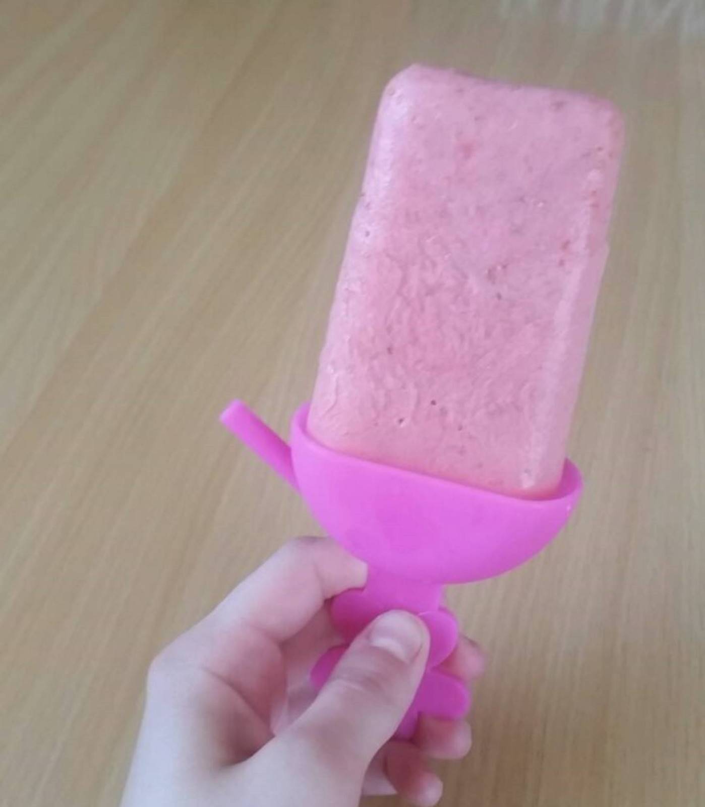 Selbstgemachtes Erdbeereis Rezept - ichkoche.de Selbstgemachtes Erdbeereis Rezept - ichkoche.de