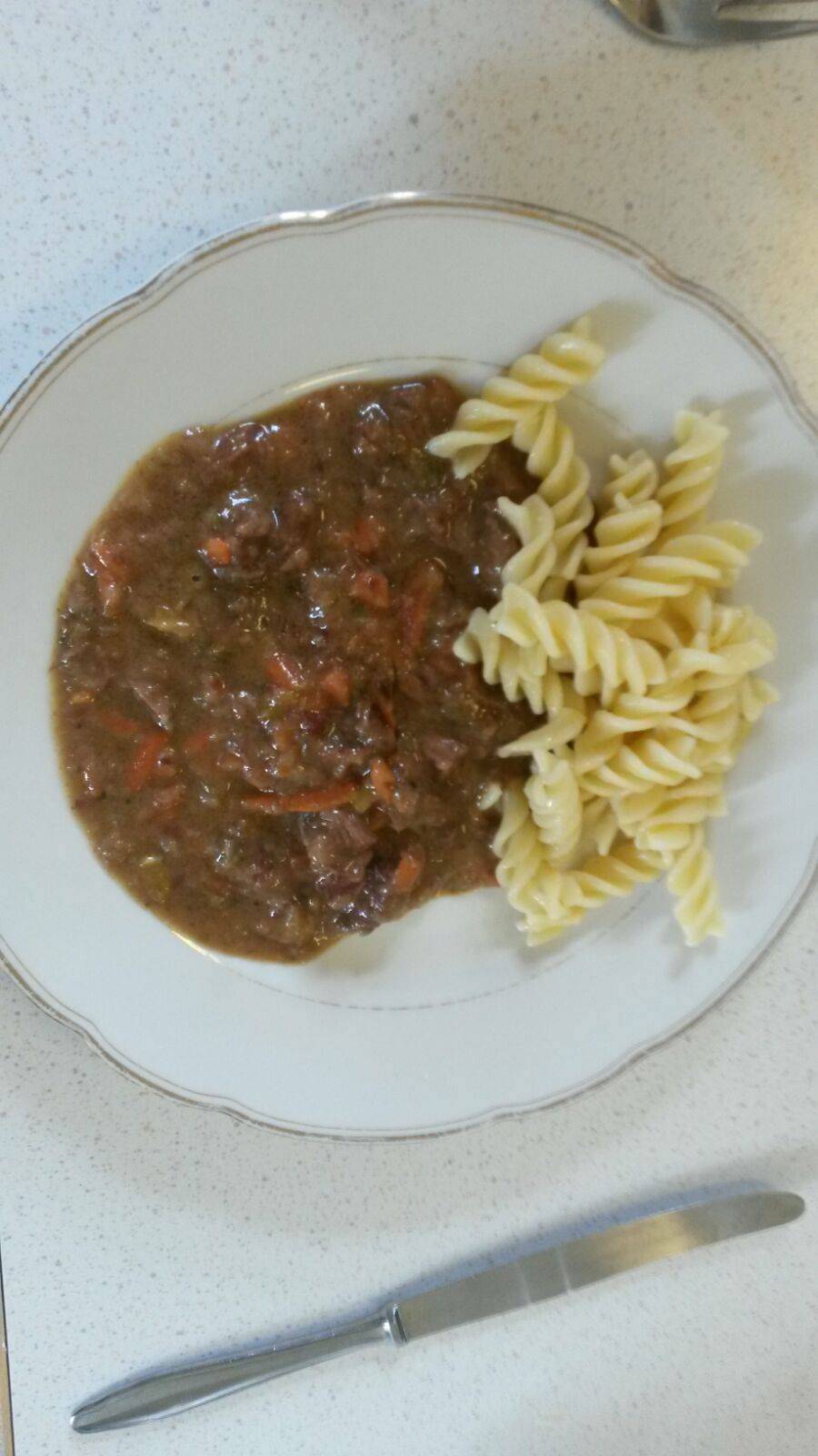 Rindsragout mit Nudeln