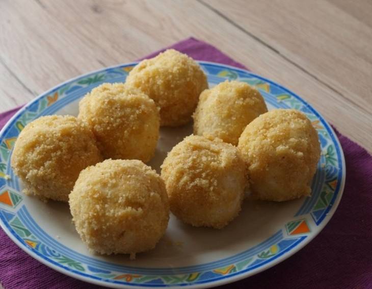 Zwetschkenknödel aus Topfenteig