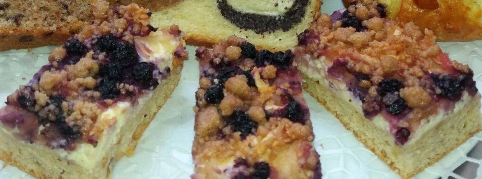 Streuselkuchen mit Topfen-Beeren-Topping