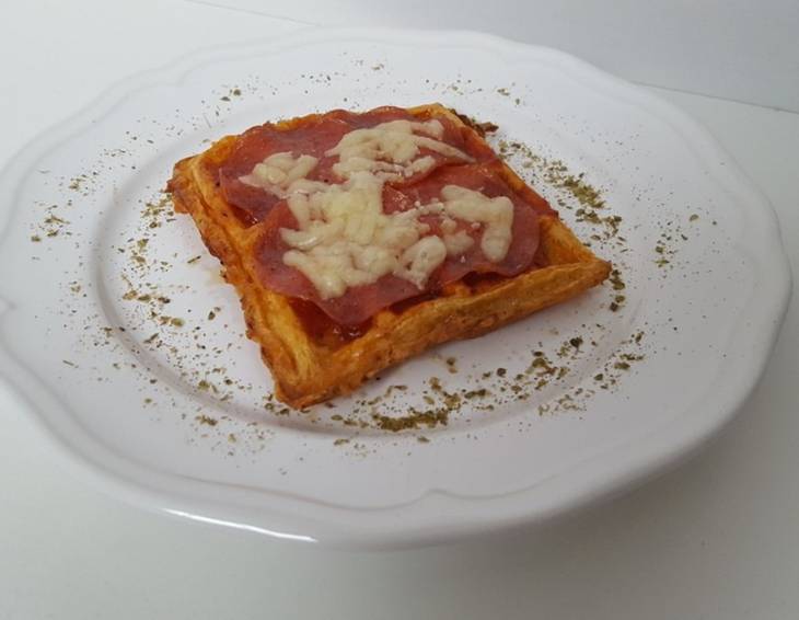 Salami-Pizzawaffeln Salami-Pizzawaffeln
