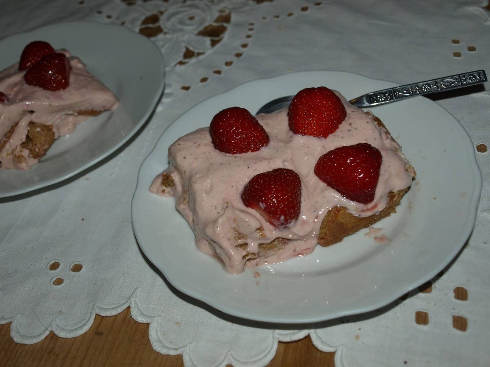 Sommerliches Erdbeer-Tiramisu Rezept - Ichkoche.ch