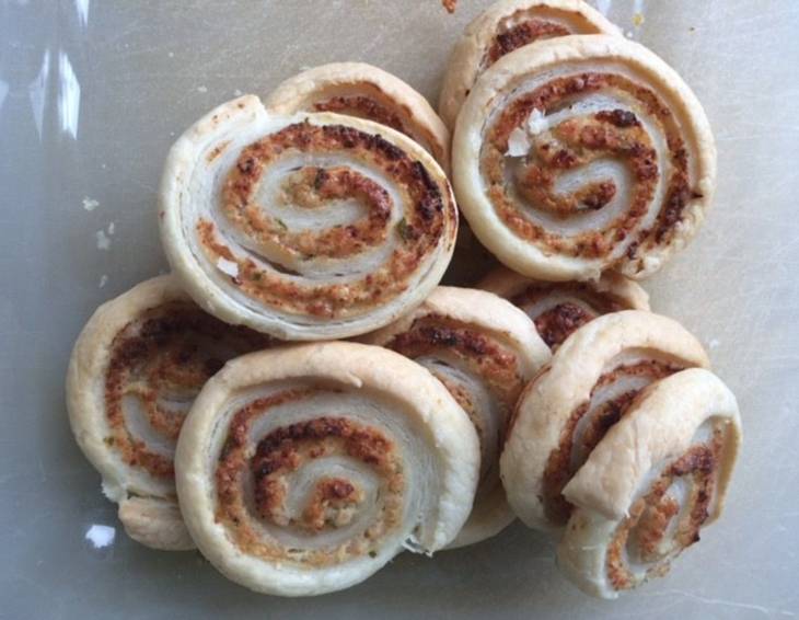 Blätterteigschnecken mit Faschiertem