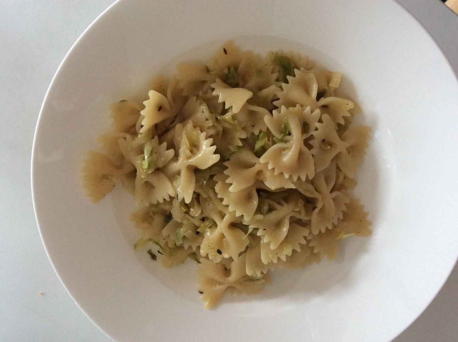 Farfalle mit Kraut