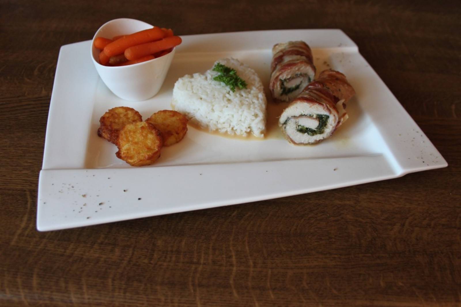 Putenröllchen mit Spinatfülle Rezept - ichkoche.de Putenröllchen mit Spinatfülle Rezept - ichkoche.de