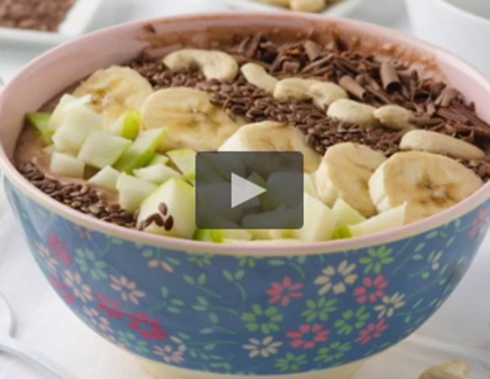 Nussige Smoothie-Bowl