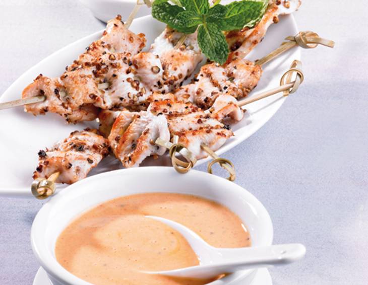 Hendlspieße mit Chili-Kiwi-Dip Hendlspieße mit Chili-Kiwi-Dip