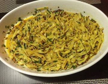 Bandnudeln mit Petersilsauce Bandnudeln mit Petersilsauce