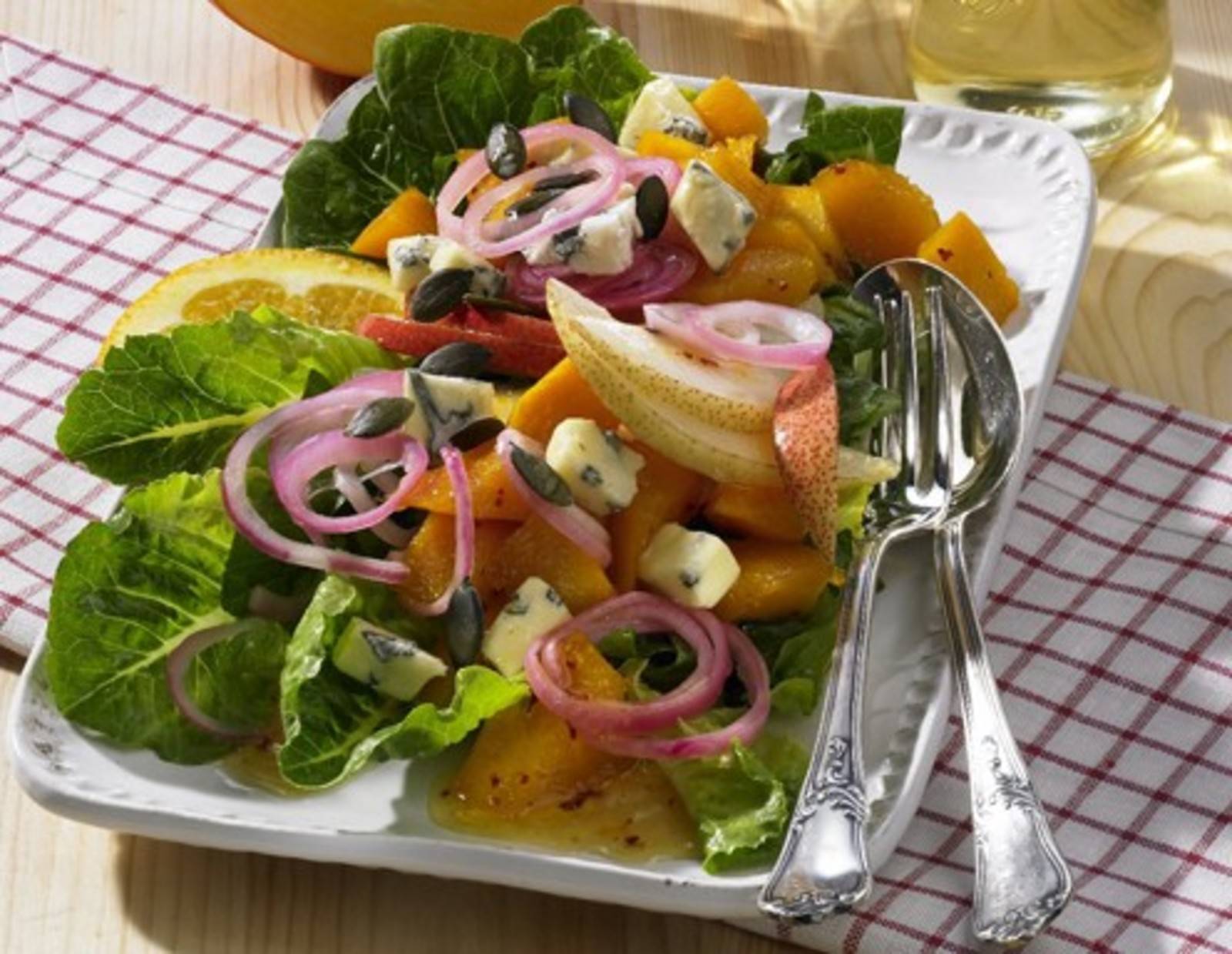 Bunter Salat mit gebratenem Kürbis Rezept