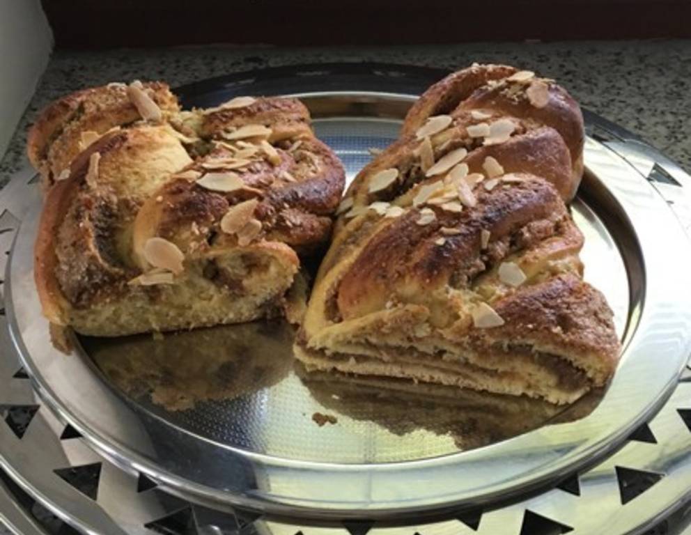 Feiner Striezel mit Nussfüllung Feiner Striezel mit Nussfüllung