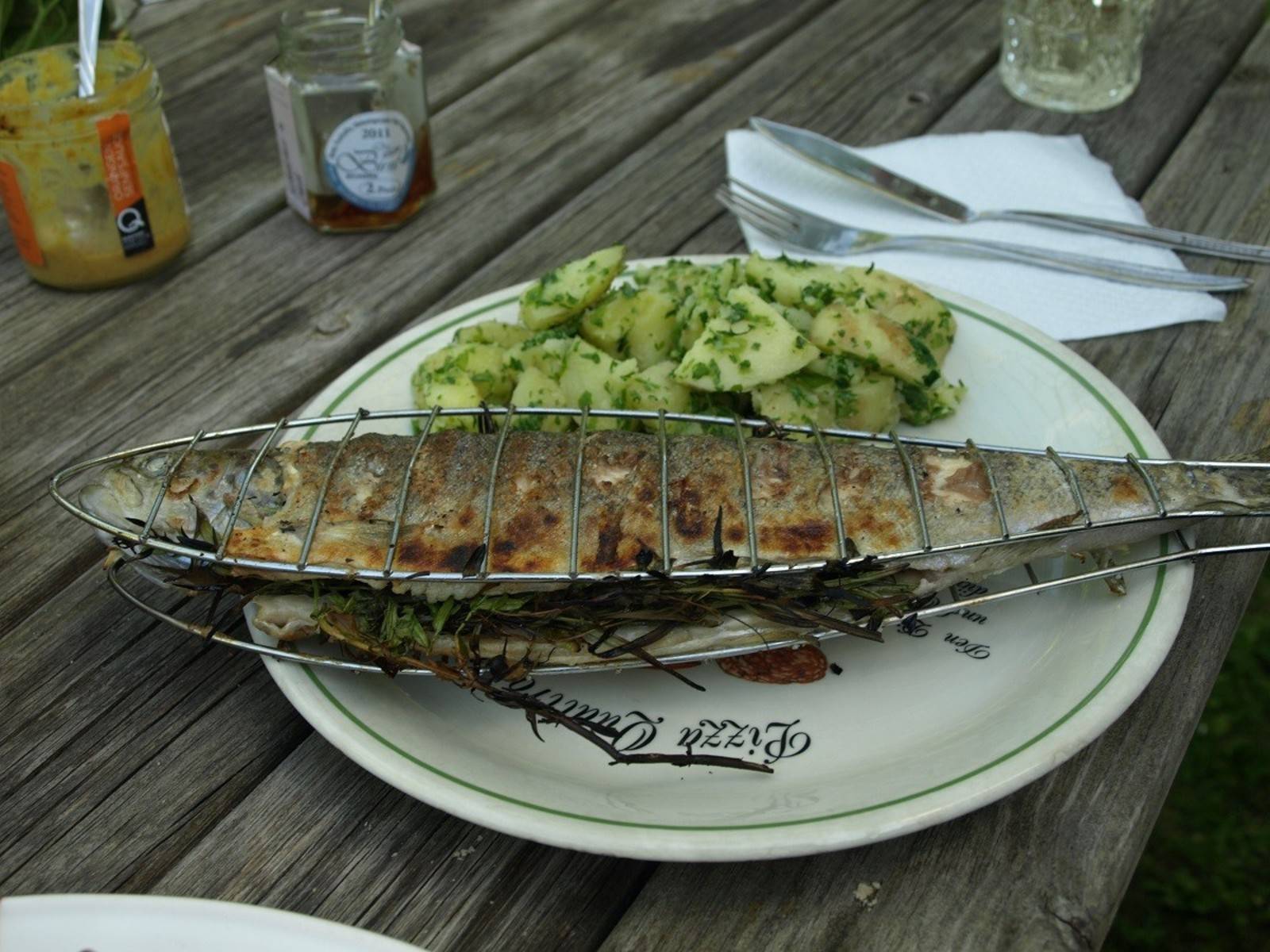 Gegrillte Forelle Rezept - ichkoche.de Gegrillte Forelle Rezept - ichkoche.de