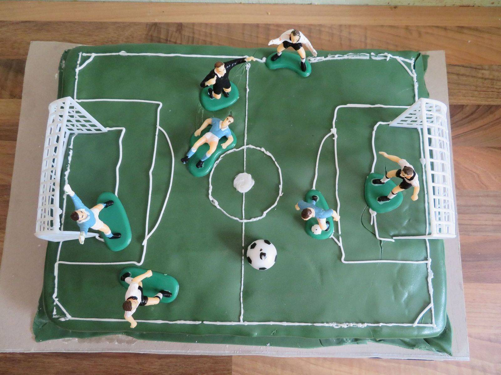 Geburtstagstorte für Fußballer