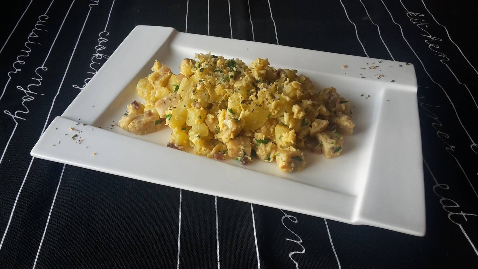 Knödelpfanne mit Kartoffeln und Speck Rezept - ichkoche.de