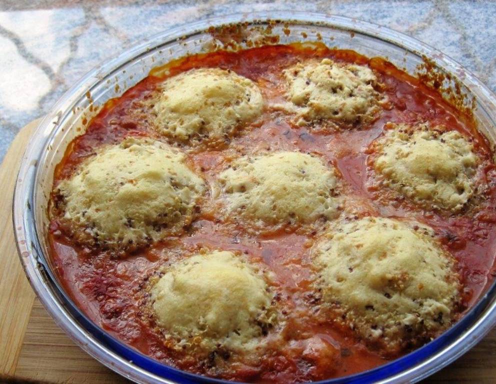 Gefüllte Champignons in Tomatensauce Gefüllte Champignons in Tomatensauce