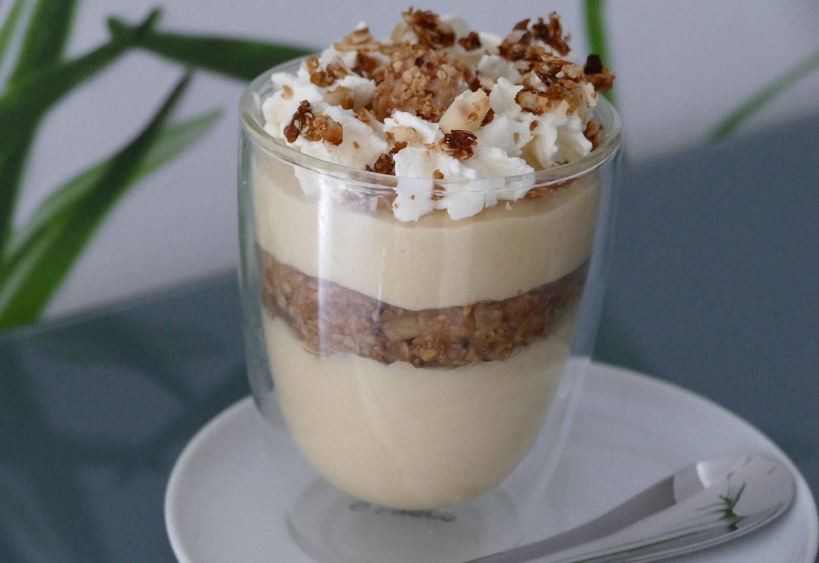 Sherrycreme mit Haselnuss