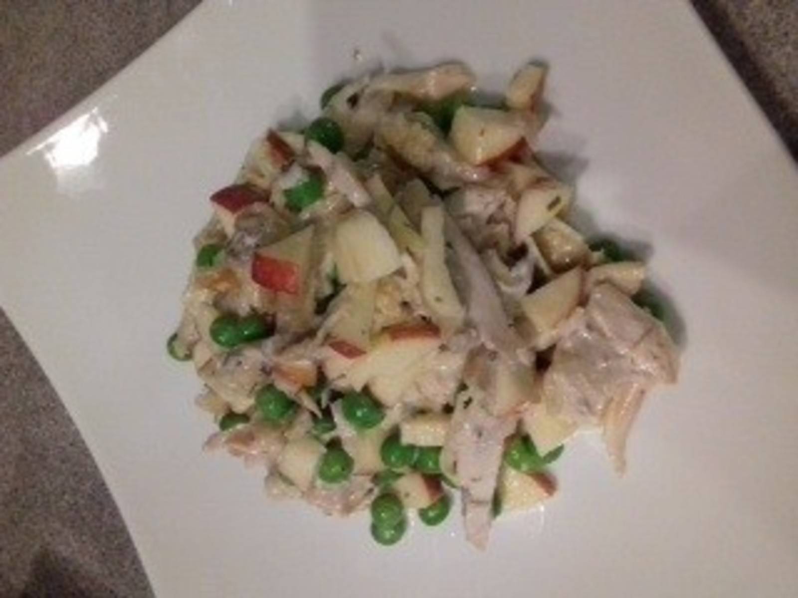 Leichter Hühner-Apfelsalat Rezept - ichkoche.de Leichter Hühner-Apfelsalat Rezept - ichkoche.de