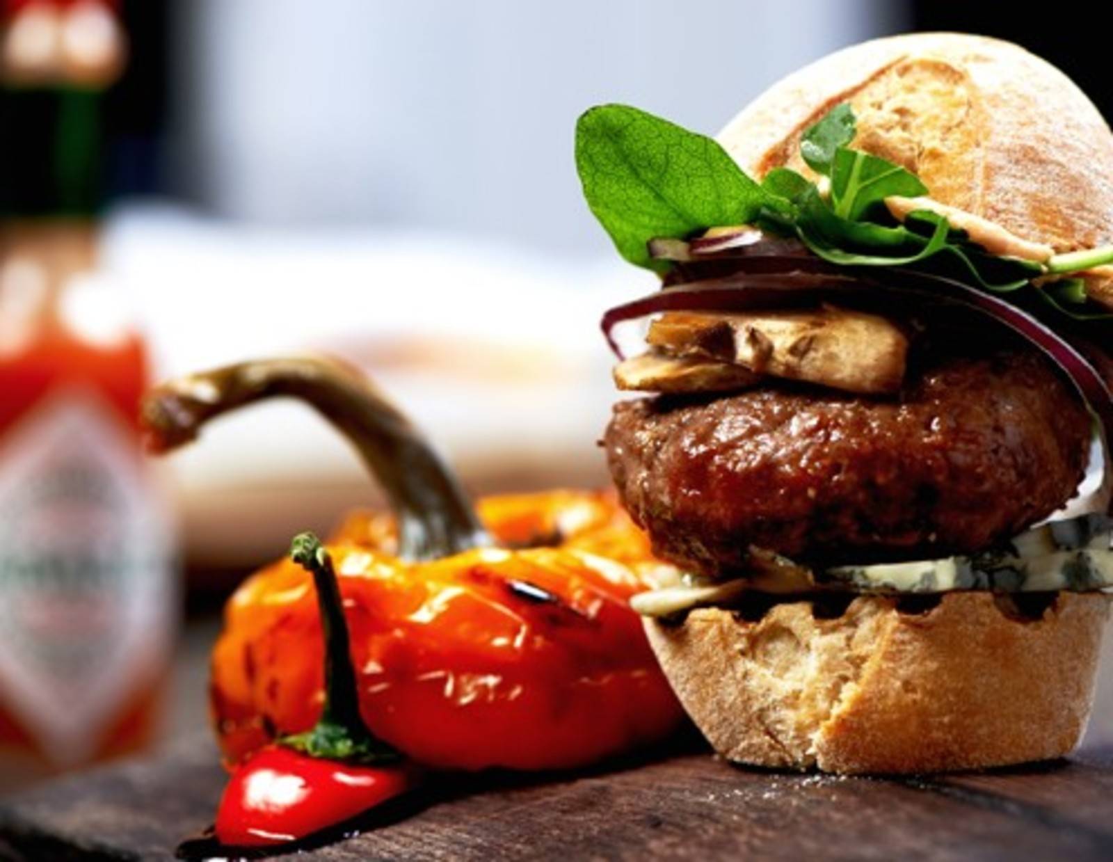 Mini-Burger mit Blauschimmelkäse und Champignons Rezept