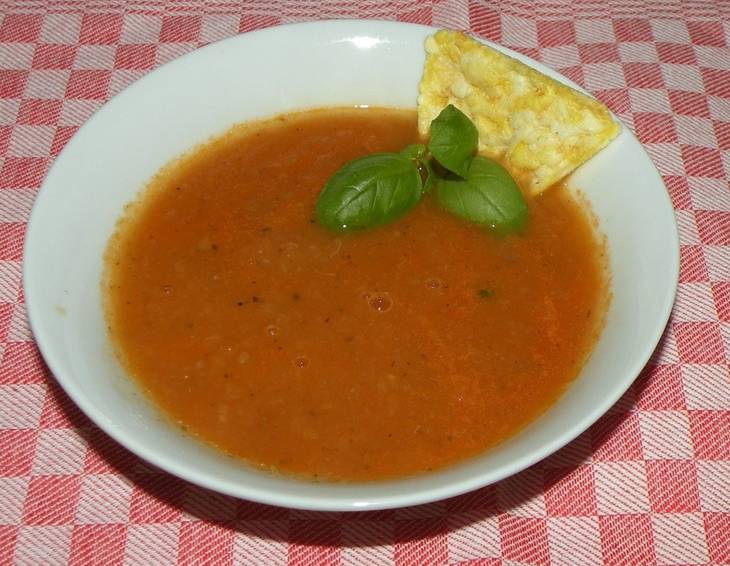 Scharfe Eiszapfen Tomatensuppe