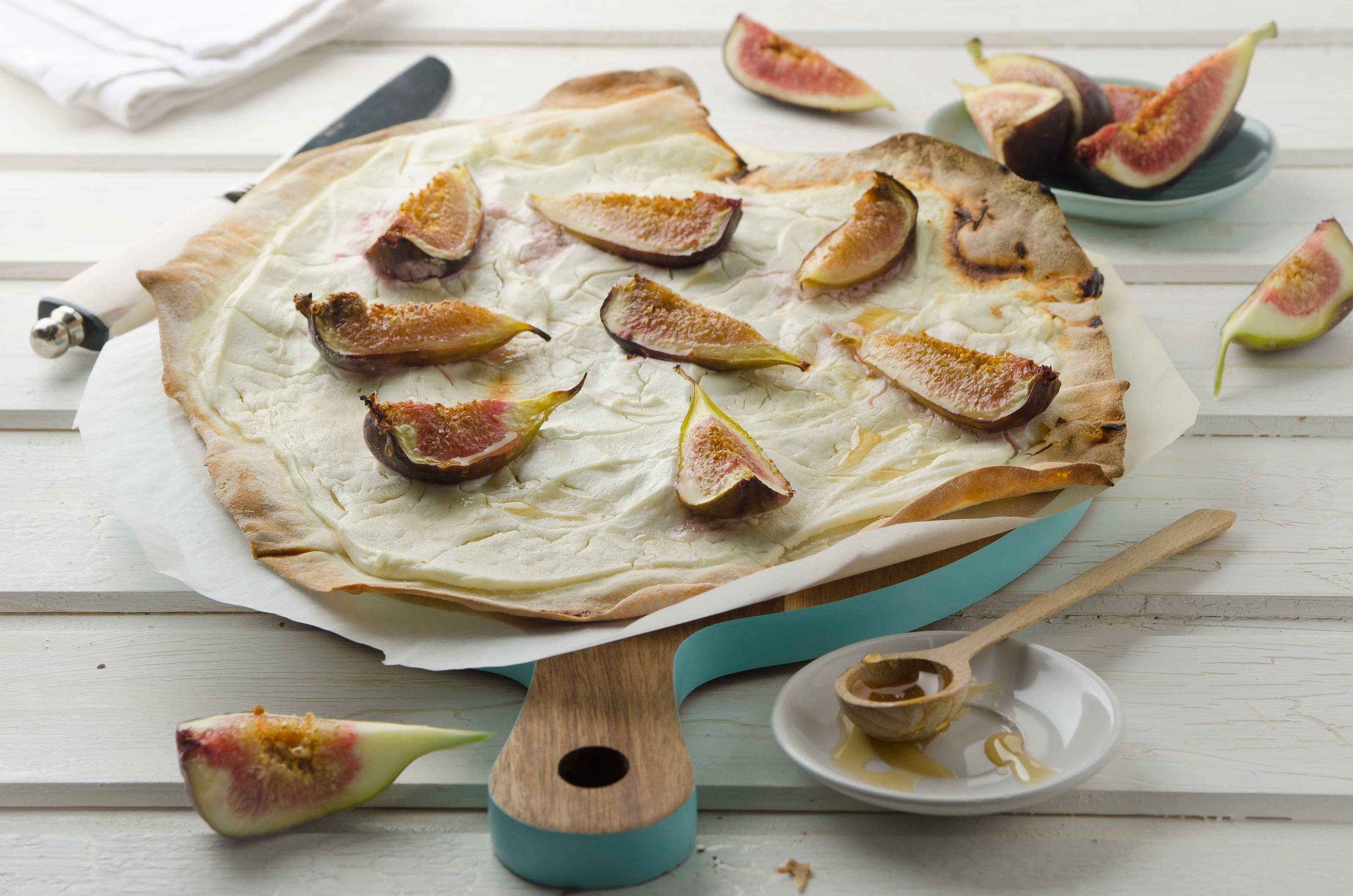 Flammkuchen mit Honig Ziegenkäse und Honig Rezept