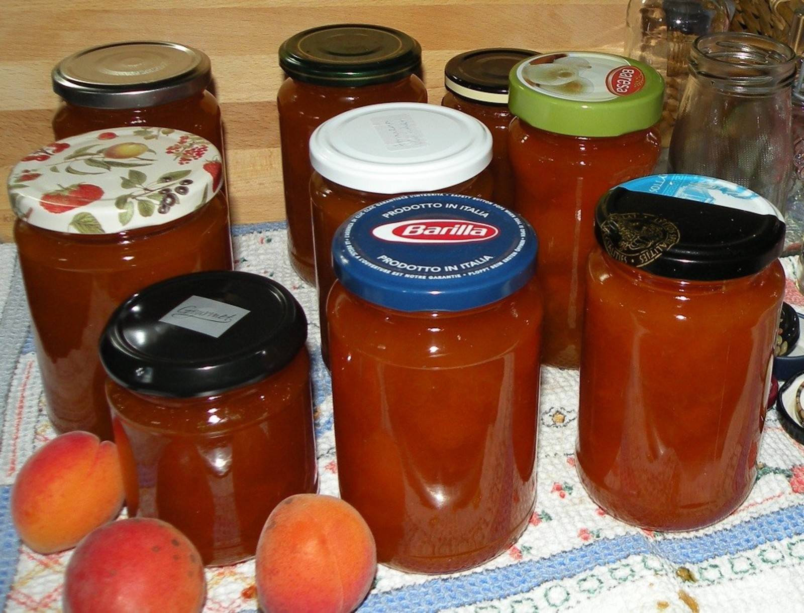 Marillenmarmelade mit Himbeeressig