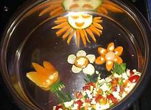 Sommersalat mit Paprika und Ziegenkase Sommersalat mit Paprika und Ziegenkase