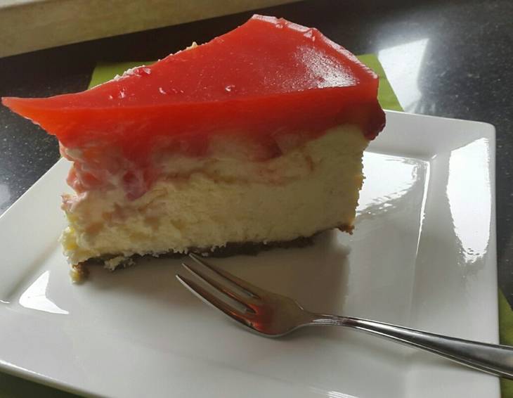 Cheesecake mit Erdbeer-Limes-Topping