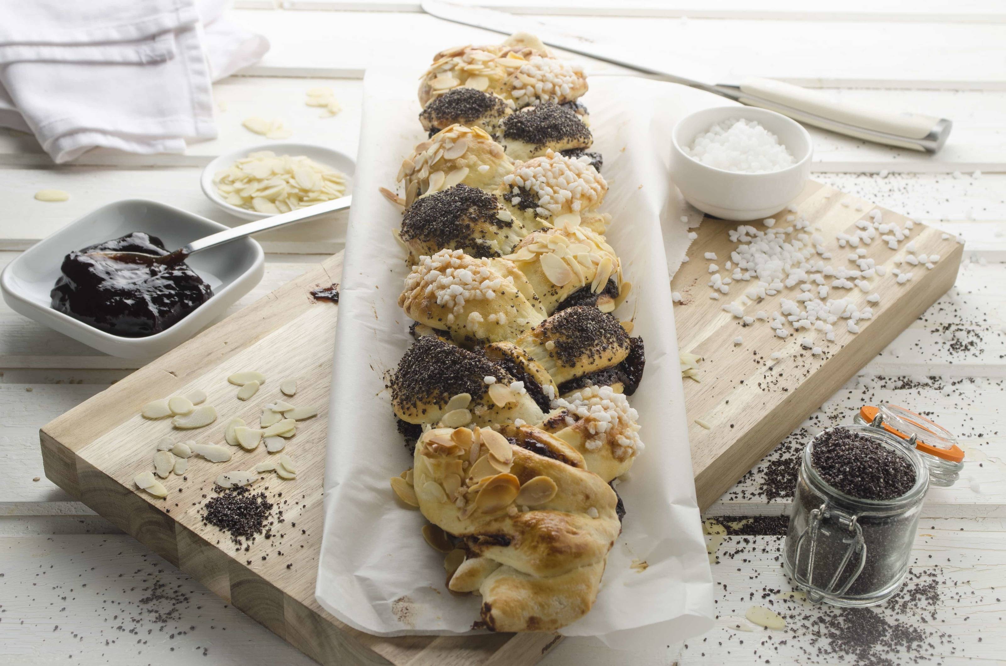 Bunter Weihnachtsstriezel Rezept