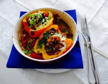 Gefüllte Paprika mit Gemüse und Ei Gefüllte Paprika mit Gemüse und Ei